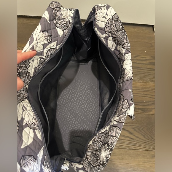 Vera Bradley Grand Traveler Bag NWT - Picture 6 of 10